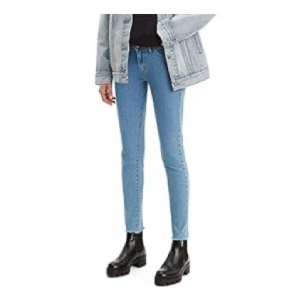 Levi’s Women’s 711 skinny jeans mid-rise, medium-blue jeans size 30 (10) M